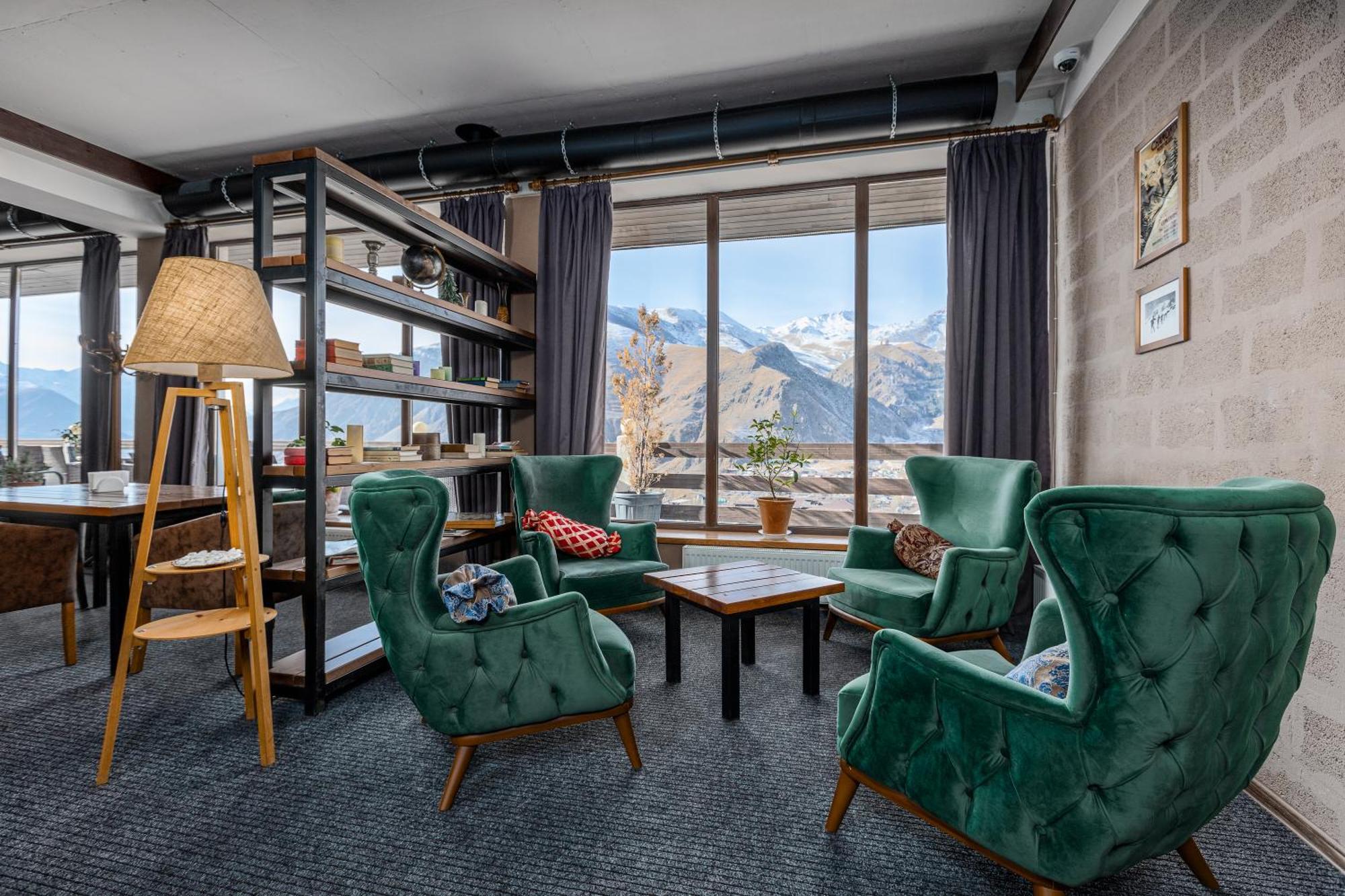 Alpine Lounge Boutique Hotel كازباجي المظهر الخارجي الصورة